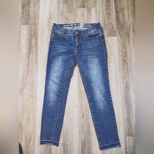 S.O.N.G Classic Blue Skinny Jeans/Grazers size 9